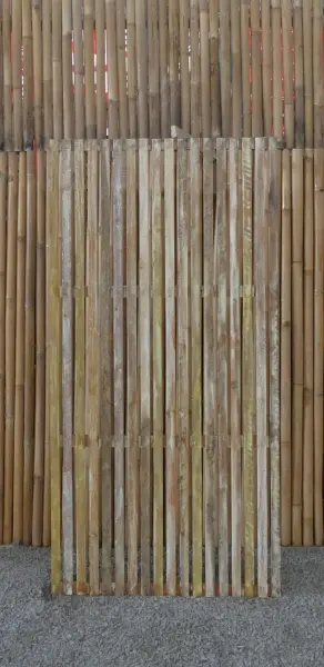 Product image 6 of the product “bamboo weave fence with laminated surround finished with 2 coats of pu ”